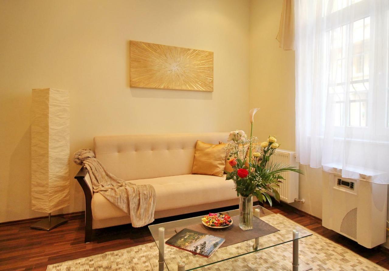 Castle Court Apartment Budapest Eksteriør billede