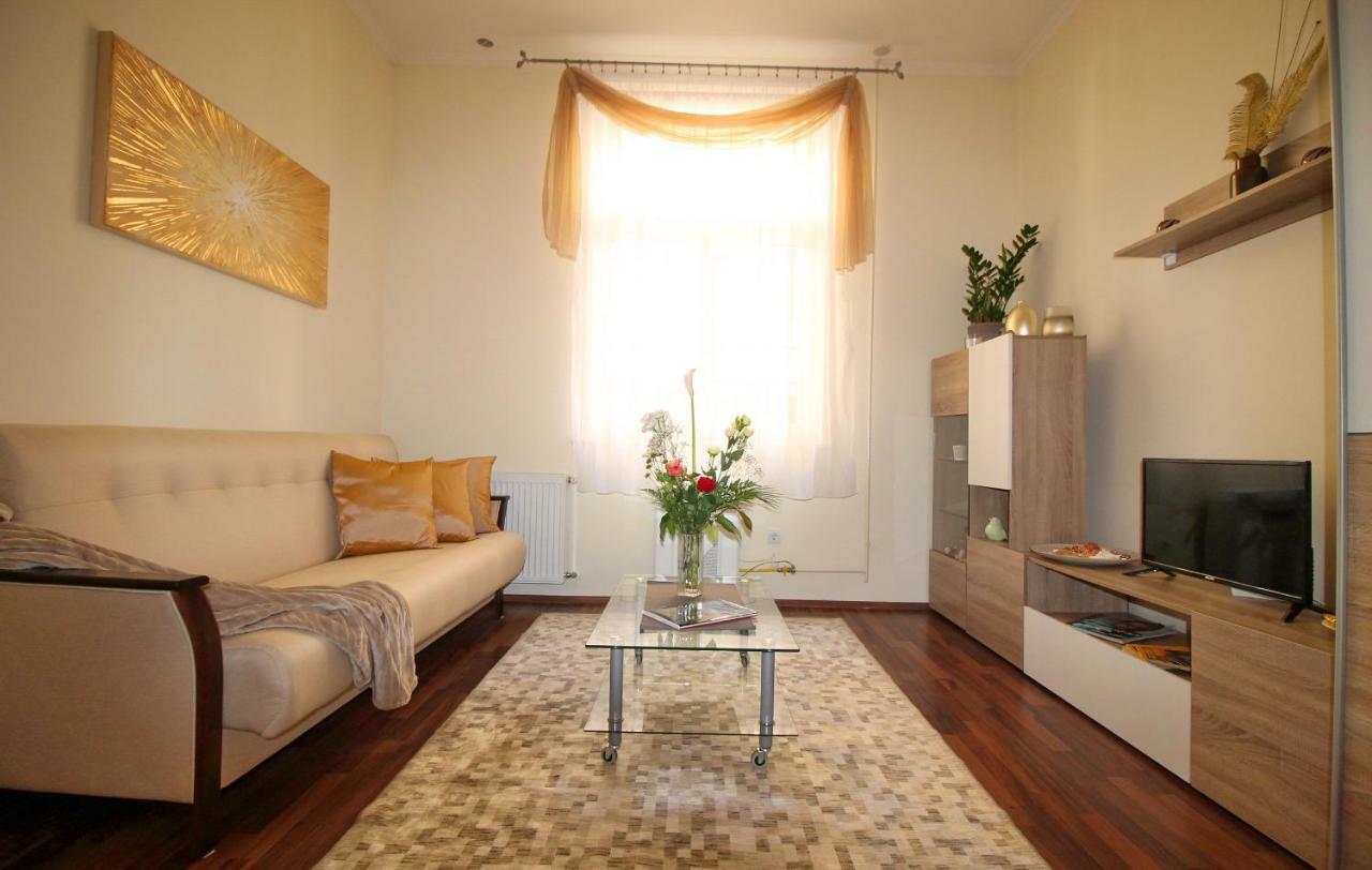 Castle Court Apartment Budapest Eksteriør billede