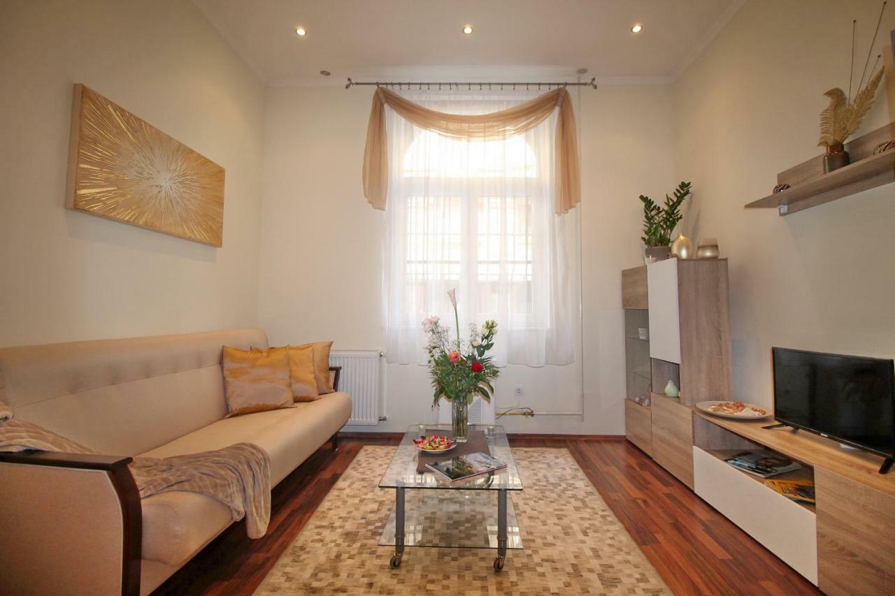 Castle Court Apartment Budapest Eksteriør billede