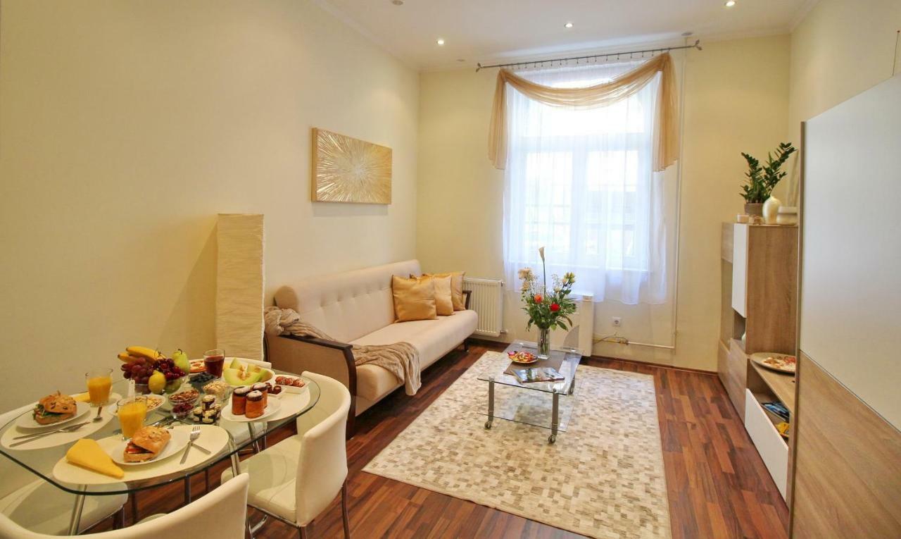 Castle Court Apartment Budapest Eksteriør billede